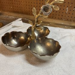 Metal Gold & Silver Tone Divided Snack Serving Tray Flower 🌼 