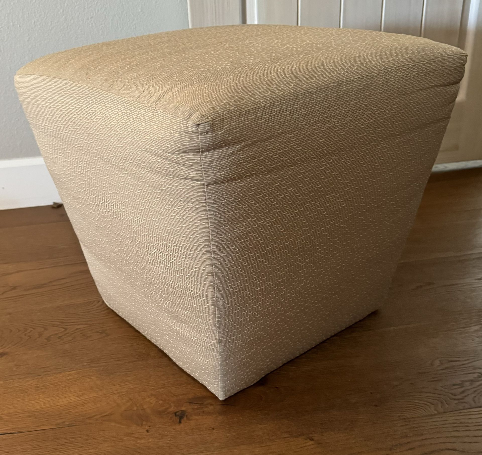 Ethan Allen Ottoman