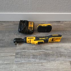 DEWALT
ATOMIC 20V MAX Cordless 1/2 in. Ratchet with 1 battery and charger perfect condition