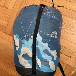 The North Face Homestead Twin 20°F Sleeping Bag – Warm, Roomy & Clean