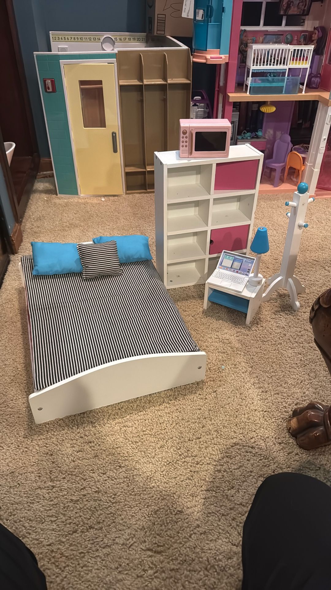 Hi Girls Bedroom Set