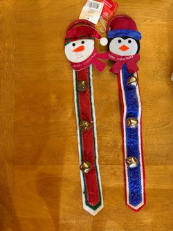 2 Festive snowman and penguin door hangers with jingle bells. NEW