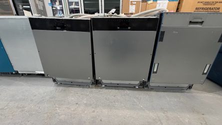 🔥 Bosch 800 Series 24” Panel Ready Dishwasher – New – $999 🔥  Premium Bosch 800 Series SGV78C53UC dishwasher available new for only $999. This is a 