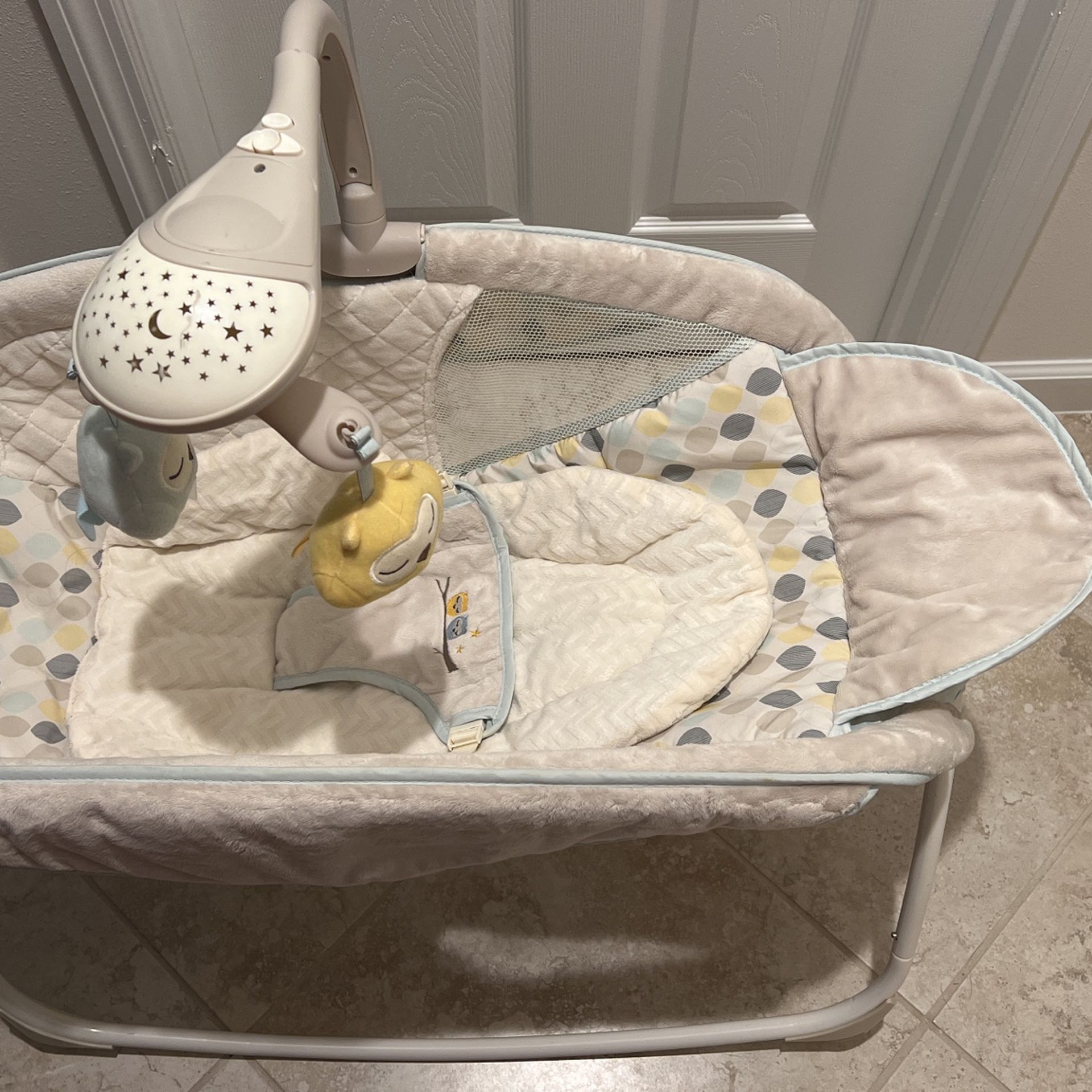 Ingenuity Dua Bassinet and Rocker