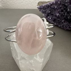 New, Beautiful Rose Quartz Crystal Platinum Plated Bangle Bracelet. Jewelry Bag Included.