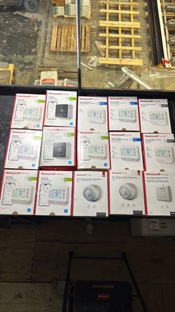 Honeywell Home Thermostats – Lot of 15