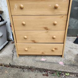 4 Drawer Dresser 