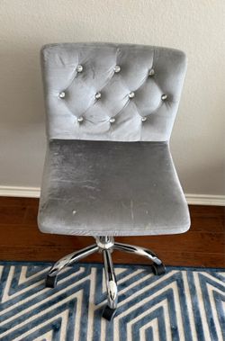 Silver Velvet Tufted Swivel Office/Accent Chair (Adjustable )