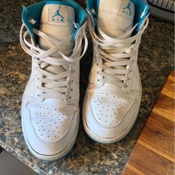  Air Jordan 1 Mid 'Laser Blue'