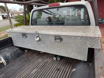 Toyota Tacoma. Tool Box