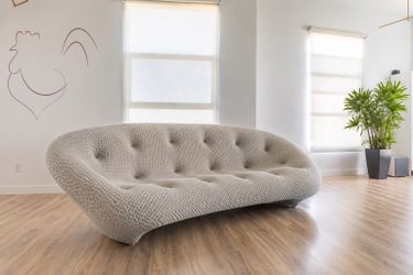Ploum-Style Curved Sofa – Largest High-Back 4-Seater
