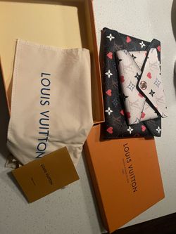 NEW Louis vuiton