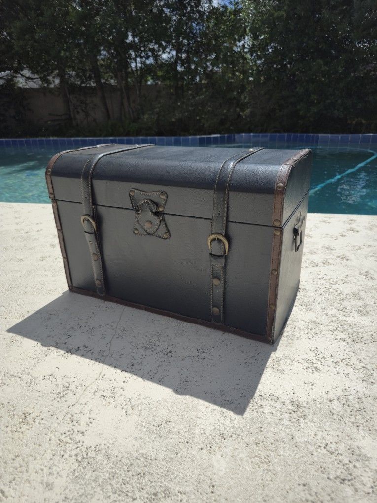 Decorative Chest Antique Vintage Storage Box Trunk Home Decor Treasure Chest Brown