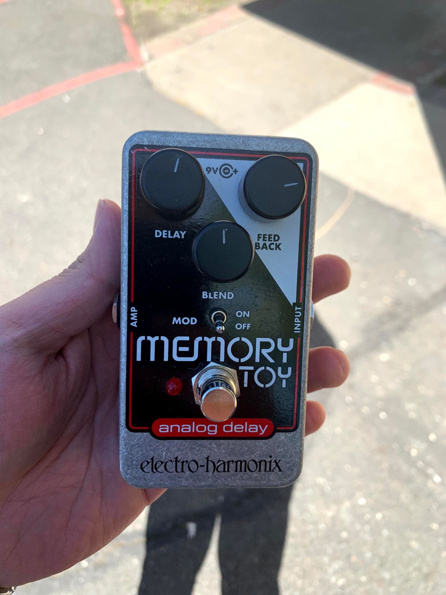 Electro Harmonix Memory Analog Delay Pedal