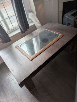 DIY Gaming Coffee Table with Built-In Screen / Battlemap Area