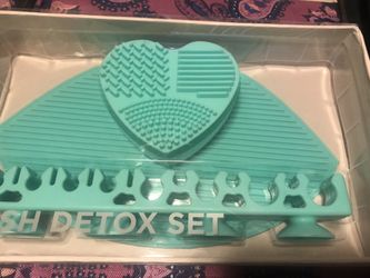 New Brush detox set
