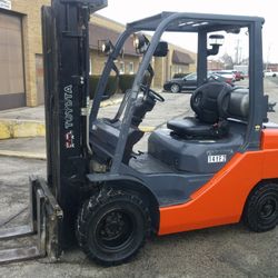 Pneumatic Toyota 5K LB Capacity Forklift 