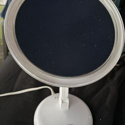 Light-Up Vanity Mirror – Swivel & Adjustable