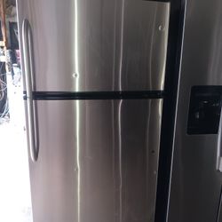 G/E Top And Bottom Refrigerator Stainless Steel Works Good 💯📌