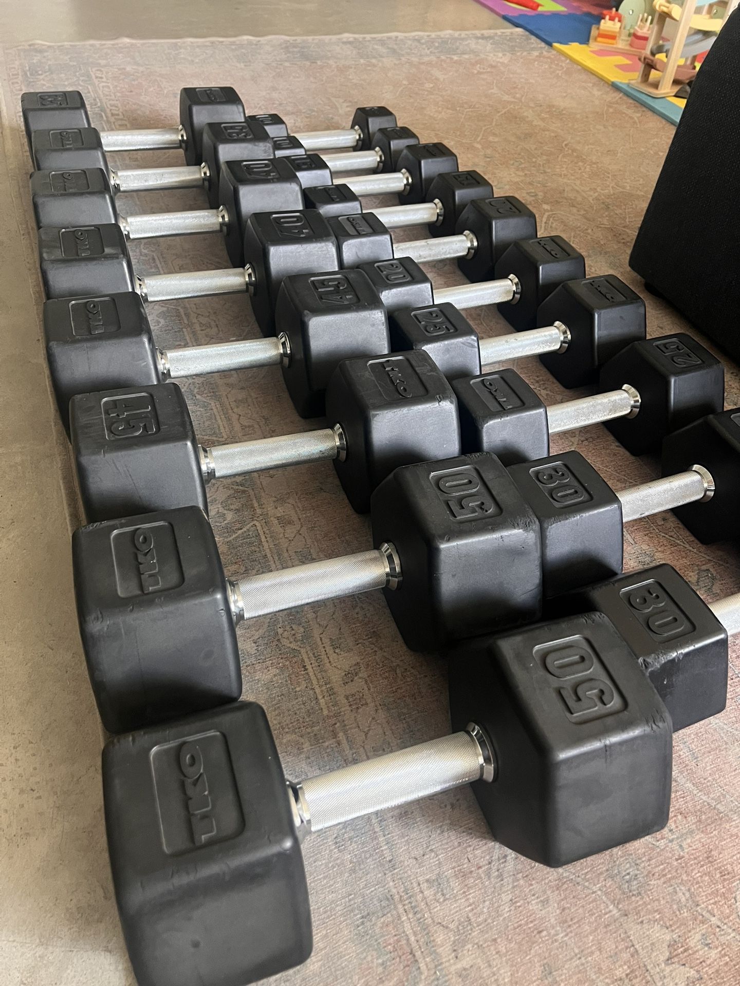 TKO Rubber Coated 10-50lb Dumbbell Set