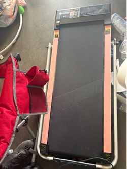 Walking pad with handle
