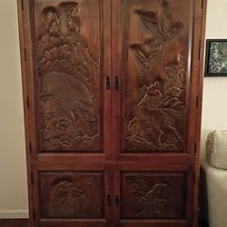 Large Solid Wood Hunting/Gun Cabinet
