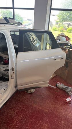 2021-2023 Audi Q3 driver side rear door