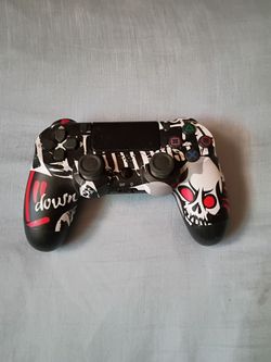 PS4 wireless controller good shape works 75th Ave Indian School no offers no trade serious buyers only please