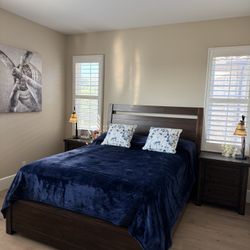 Like-New Ashley Starmore Acacia Solid Wood Bedroom Set - 4 Pieces (Millennium Series)