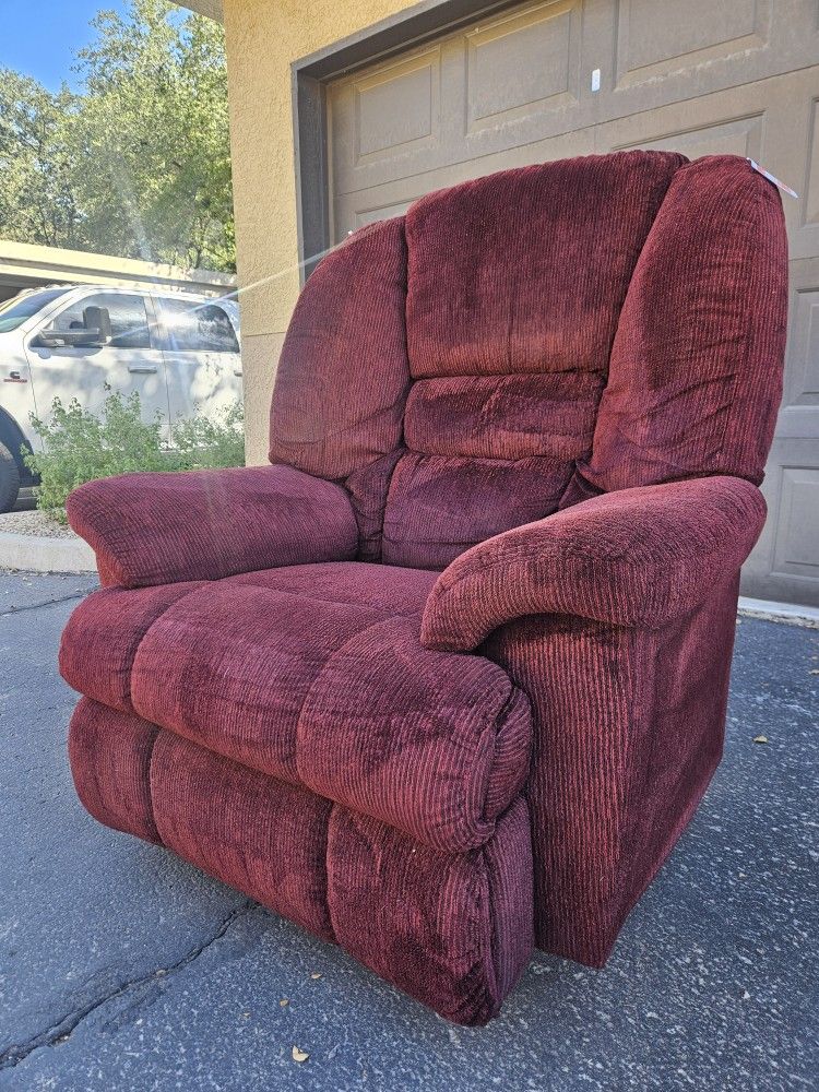 XXL LAZY BOY ROCKER RECLINER LIFE TIME WARRANTY
