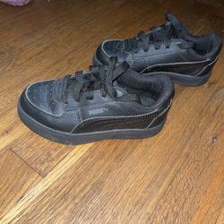 Girls Pumas Size 10