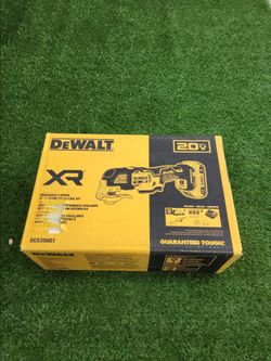 DeWalt XR 20V Brushless Oscillating Multi-Tool Kit