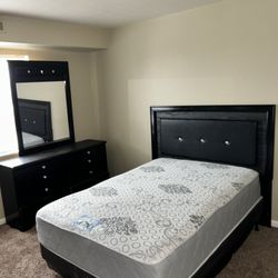 Full size Bedroom 