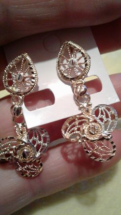 Gold plated earrings New they are truly gorgeous