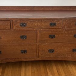 Dresser