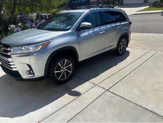 2019 Toyota Highlander XLE with Roof Rack AWD 80k miles