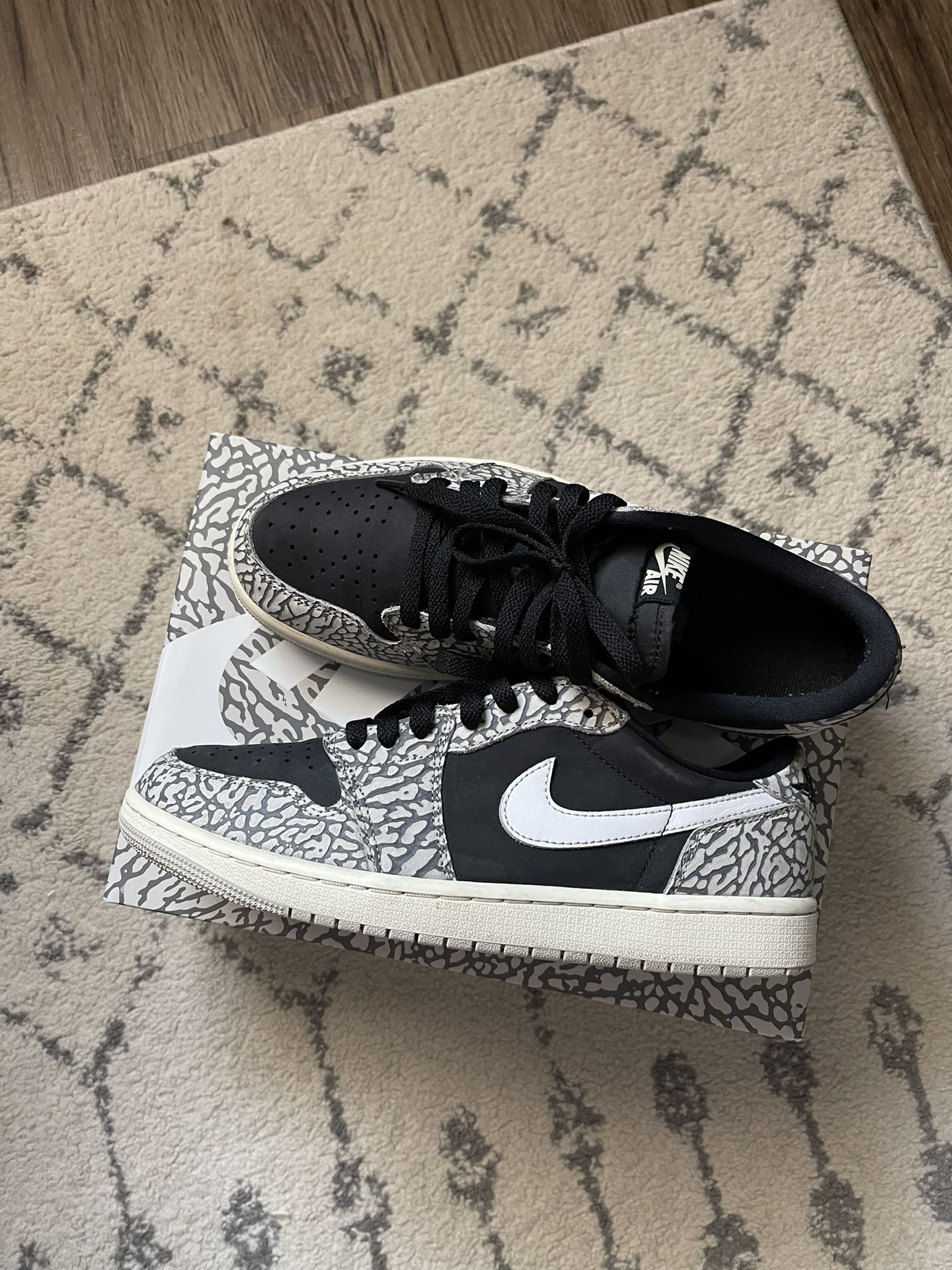 Jordan 1 Low Black Cement