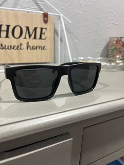 Black Square Frame Sunglasses all black