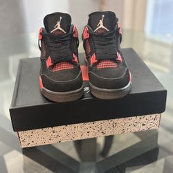 Jordan 4s Thunder 