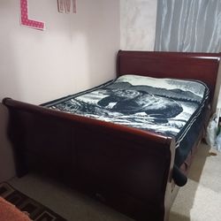 Queen Size Bedroom Set