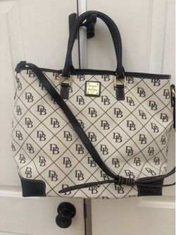 DOONEY N BOURKE CANVAS SHOULDER BAG