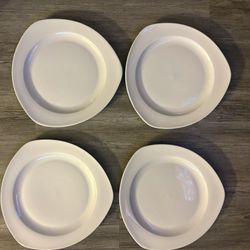 Dinner Plates - 4 Rounded Triangular 