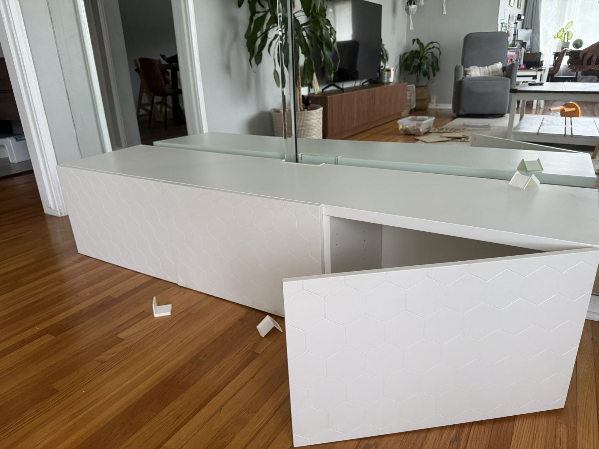 TV Stand  (Floor Or Wall Mounted)