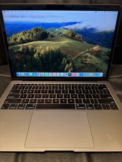 Apple MacBook Air 2018 (13-inch) 8GB, 512SSD, Backlit Keyboard  Excellent Condition  Factory reset 