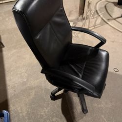 Comfortable Black Office Chair 