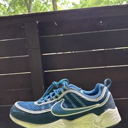 "Retro" Nike Running Shoes 