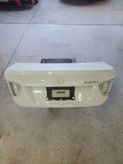 Bmw e90 Trunk w/ Lights