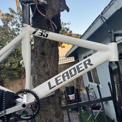 Leader 735 Frameset 