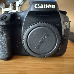 Canon EOS 7D (body only)