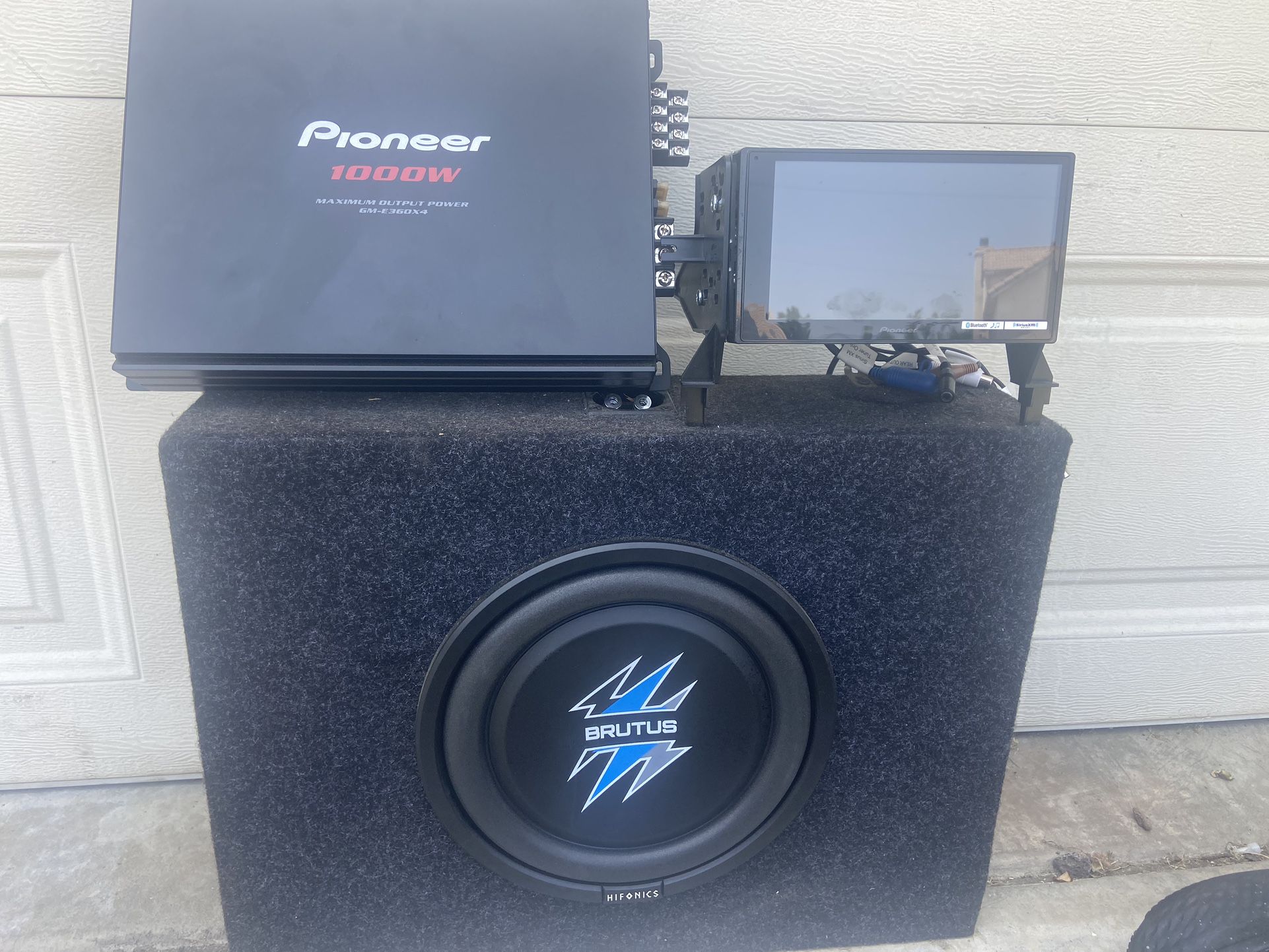 Pioneer Combo And “10” Hifonics Speaker 